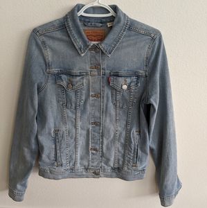 Levi's Women's Original Trucker denim jacket